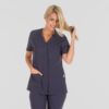 Blusa Mujer Sonia en microfibra 100% poliéster, manga corta y cuello pico para profesionales de la salud