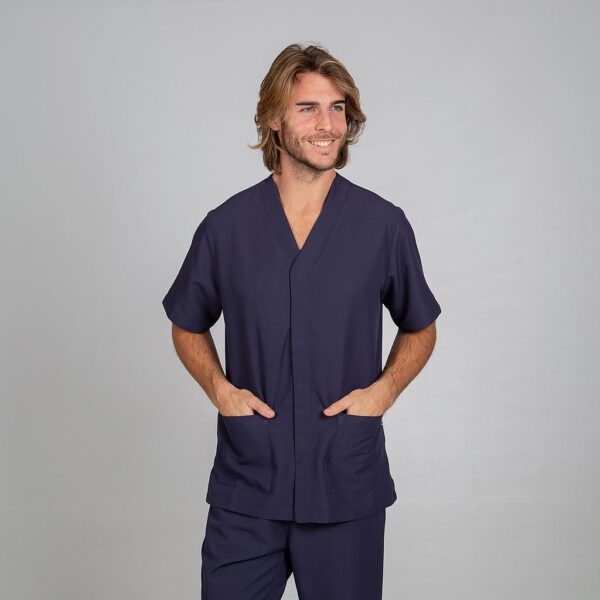 BLUSA HOMBRE PABLO GARYS en microfibra antibacteriana, ideal para hospitales y clínicas